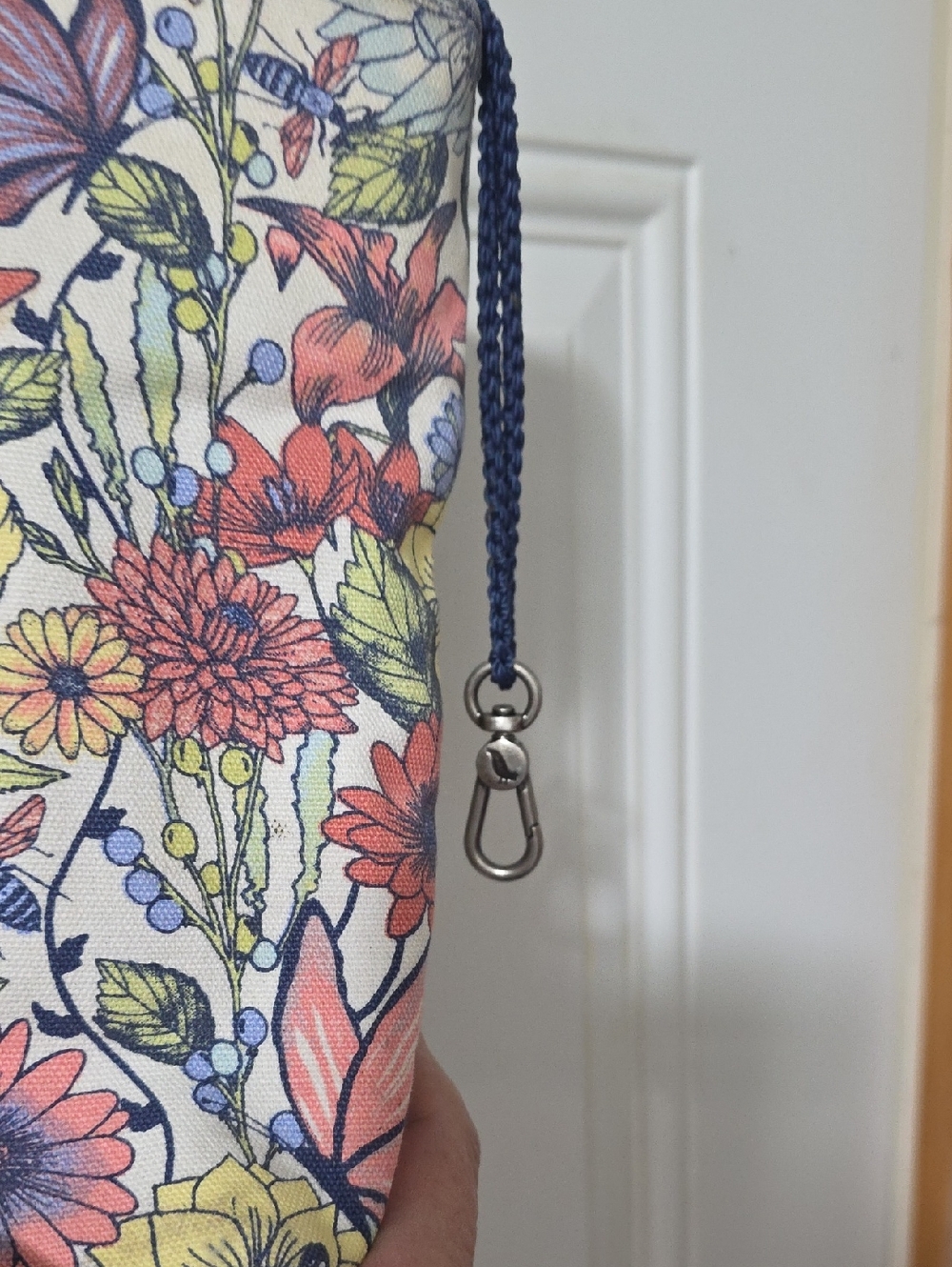 Sak Roots Embroidered Floral Straw Tote Bag in Natural with Navy Trim - Picture 3 of 9